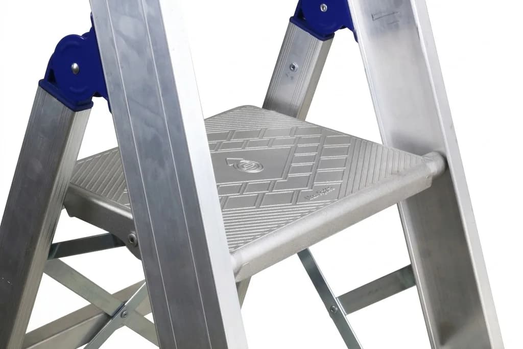 Алюминиевая стремянка Svelt REGINA VIP 7 ступеней