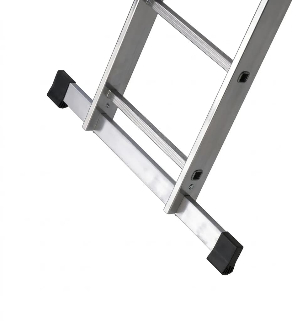 Трехсекционная лестница SVELT UNIVERSAL U3 3x9 ступеней