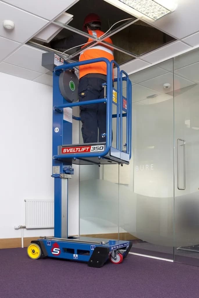 Вертикальная микроплатформа Svelt с ручным подъемом SVELTLIFT 350