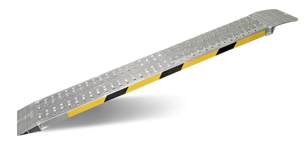 Легкая фиксированная погрузочная рампа SVELT RL 15 длина 1,5 м