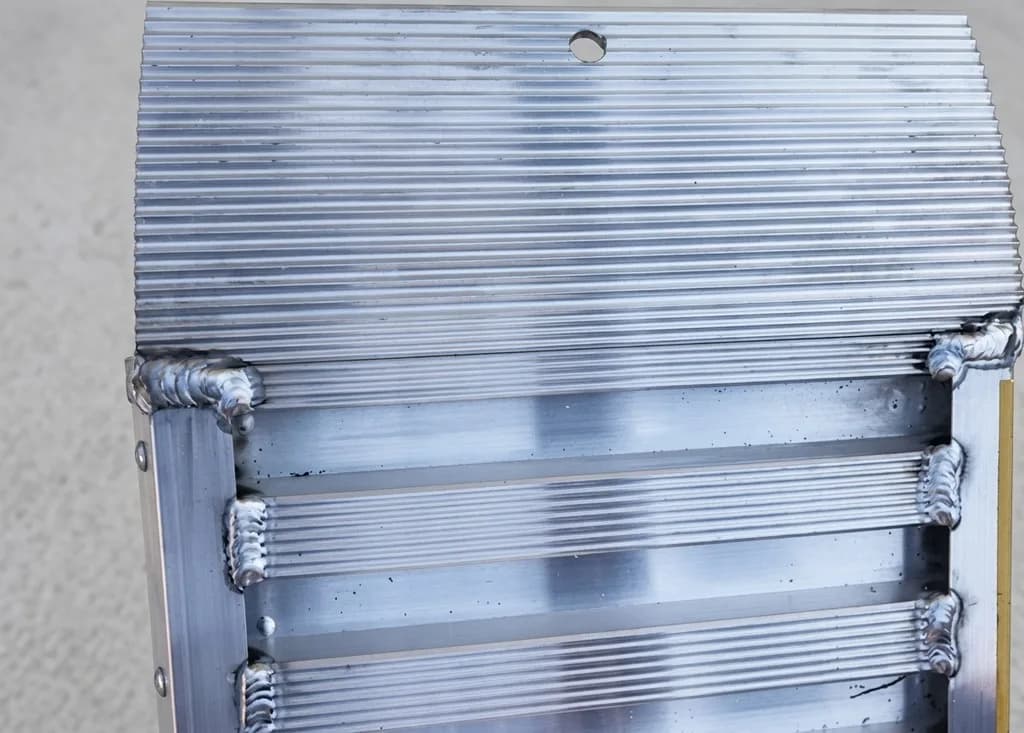 Погрузочная рампа SVELT 200 "ML" 4,0 м (7000 кг)